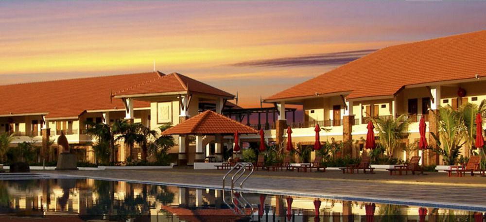 Tok Aman Bali Beach Resort @ Beachfront Kampong Ayer Tawar  Buitenkant foto