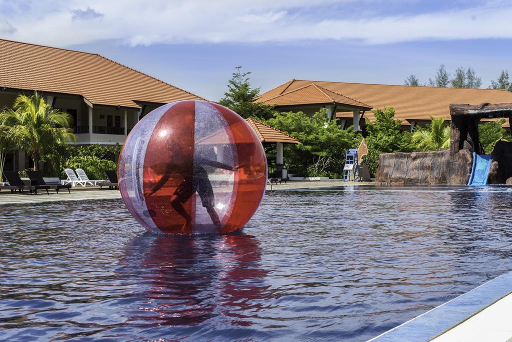 Tok Aman Bali Beach Resort @ Beachfront Kampong Ayer Tawar  Buitenkant foto