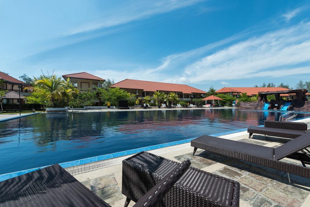 Tok Aman Bali Beach Resort @ Beachfront Kampong Ayer Tawar  Buitenkant foto