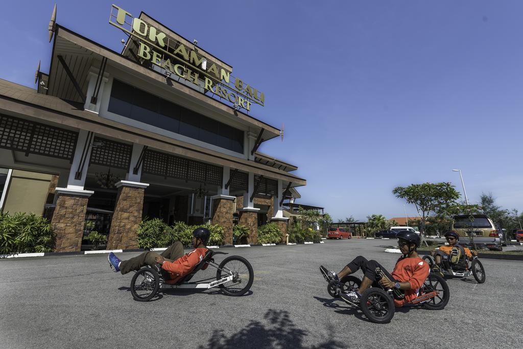 Tok Aman Bali Beach Resort @ Beachfront Kampong Ayer Tawar  Buitenkant foto