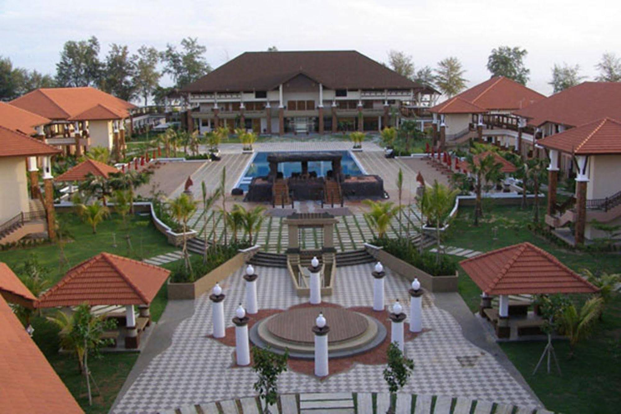 Tok Aman Bali Beach Resort @ Beachfront Kampong Ayer Tawar  Buitenkant foto