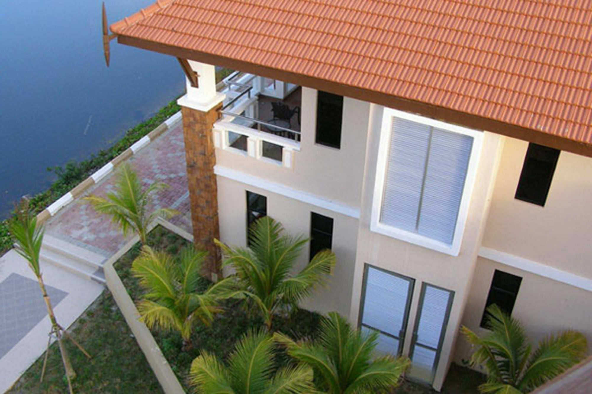 Tok Aman Bali Beach Resort @ Beachfront Kampong Ayer Tawar  Buitenkant foto